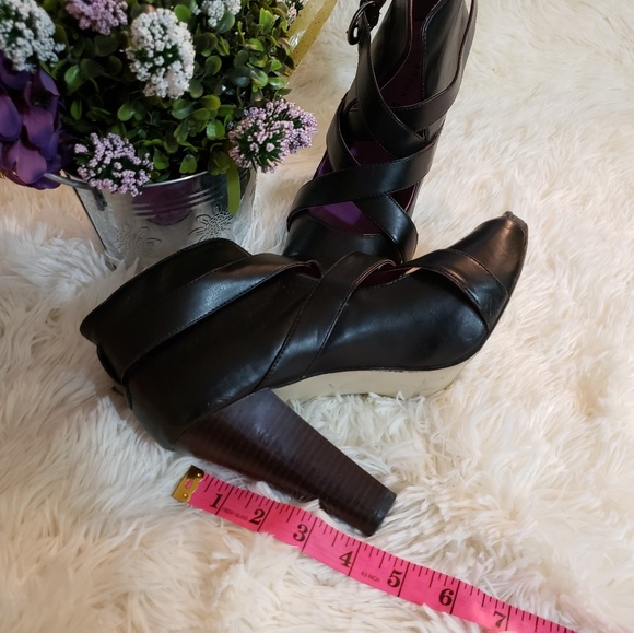 EUC Steve Madden stappy sandals, black, size 8 - Picture 7 of 8